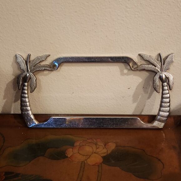 Palm Tree Metal License Plate Frame - Picture 1 of 2